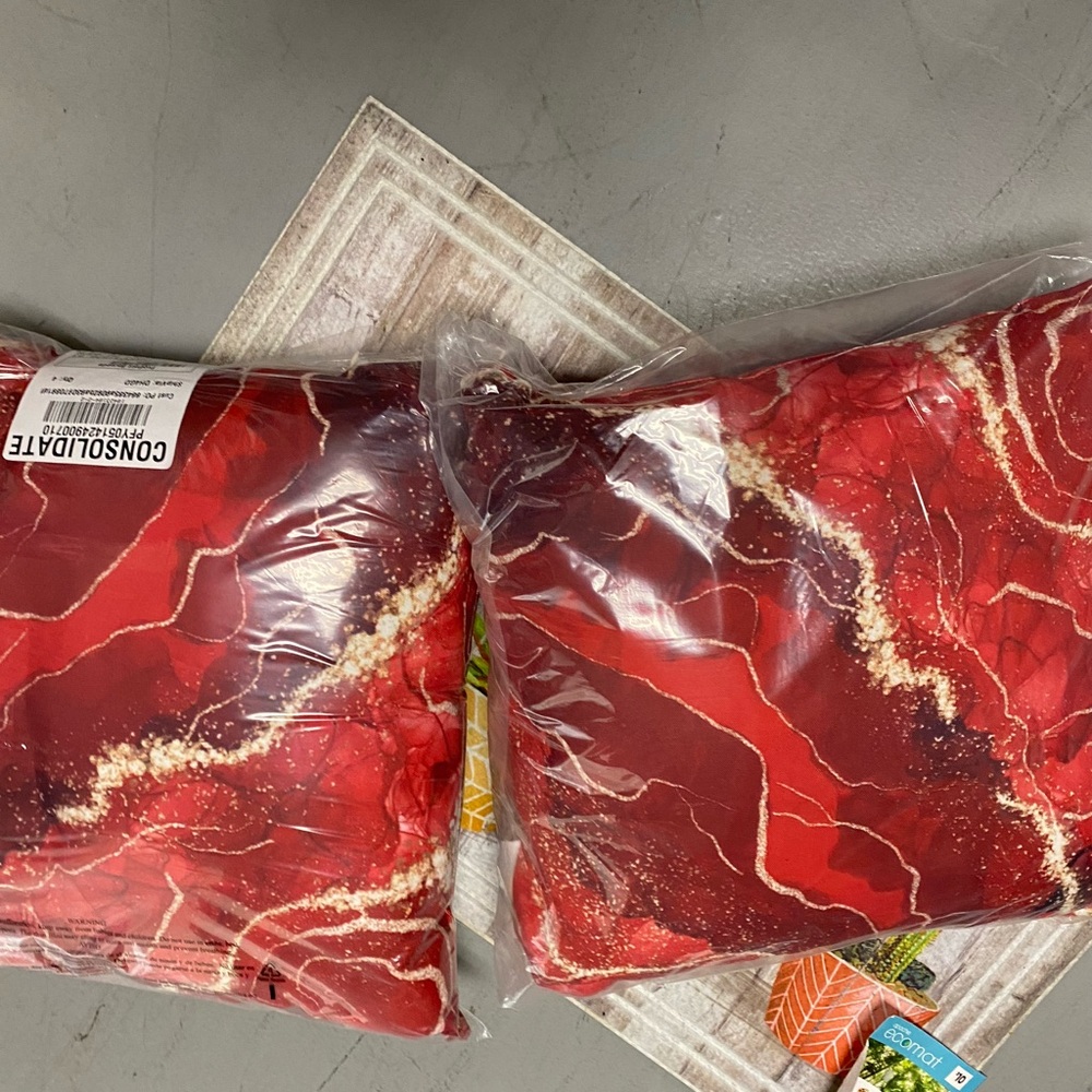 2 Red Marble Art Modern Decor Throw Pillows - NIB - 18’x18’ Gorgeous Collection